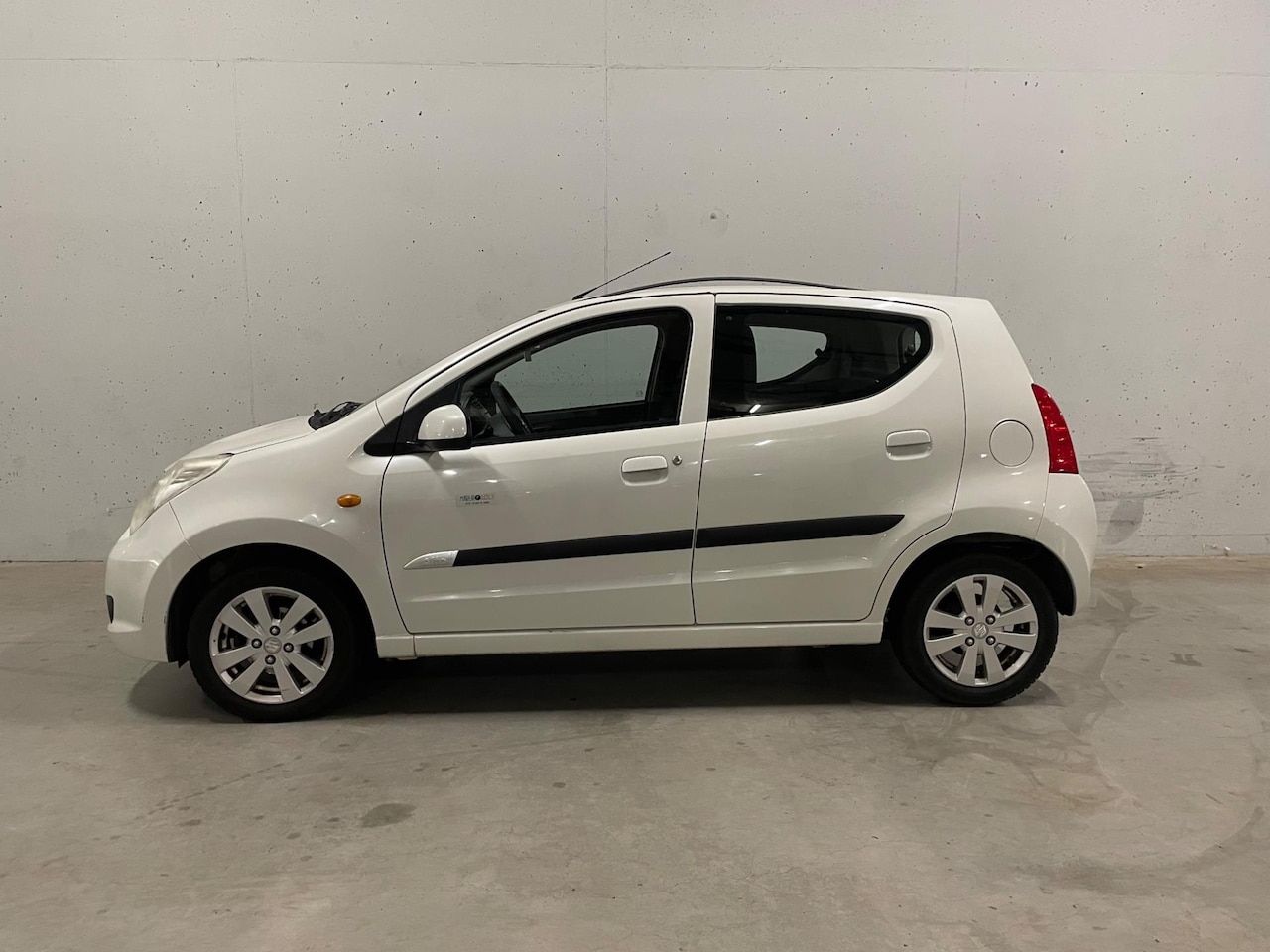Suzuki Alto - 1.0 Exclusive EASSS 5drs. Airco APK NAP - AutoWereld.nl