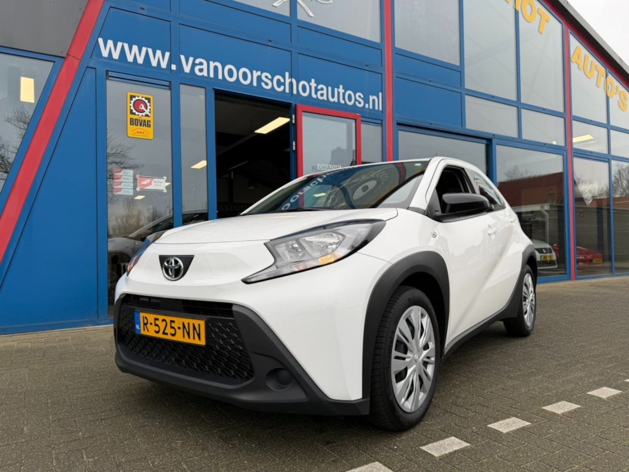 Toyota Aygo X - 1.0 VVT-I Play Navi Carplay Camera Led 5-Deurs Airco - AutoWereld.nl