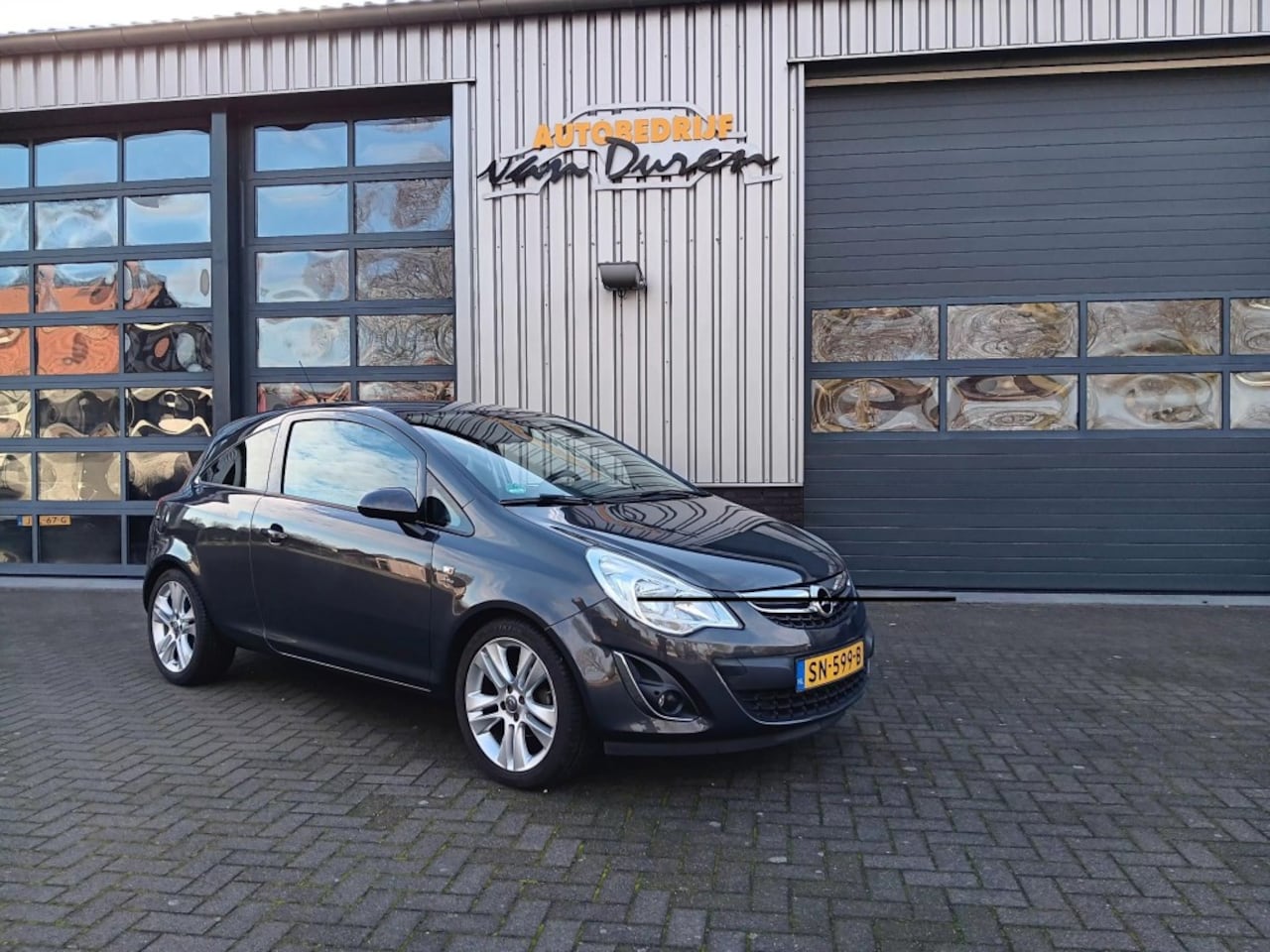Opel Corsa - 1.4-16v Active  Cruise/Clima  16'velgen  PDC Achter  Stoel/Stuur verw. CV  Radio-cd - AutoWereld.nl