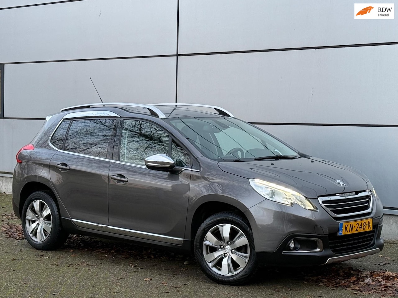 Peugeot 2008 - 1.2 VTi Allure 2e Eignr |Led |Leder |Xenon |Navi |Airco |Trekhaak |Nap |Boekjes - AutoWereld.nl