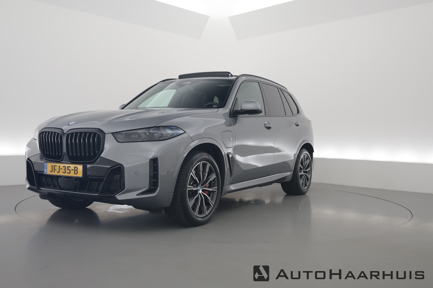 BMW X5 - xDrive50e M Sport Pro | Iconic Glow | | Pano | Soft Close | HUD | Luchtvering | Harman Kar - AutoWereld.nl