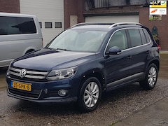 Volkswagen Tiguan - 2.0 TSI Comfort&Design 4Motion