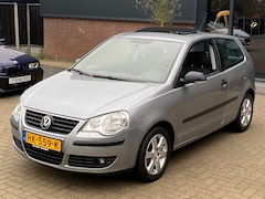 Volkswagen Polo - 1.2 goal edition NIEUWSTAAT SCHUIFDAK AIRCO PDC L.M. VELGEN STOELVERW