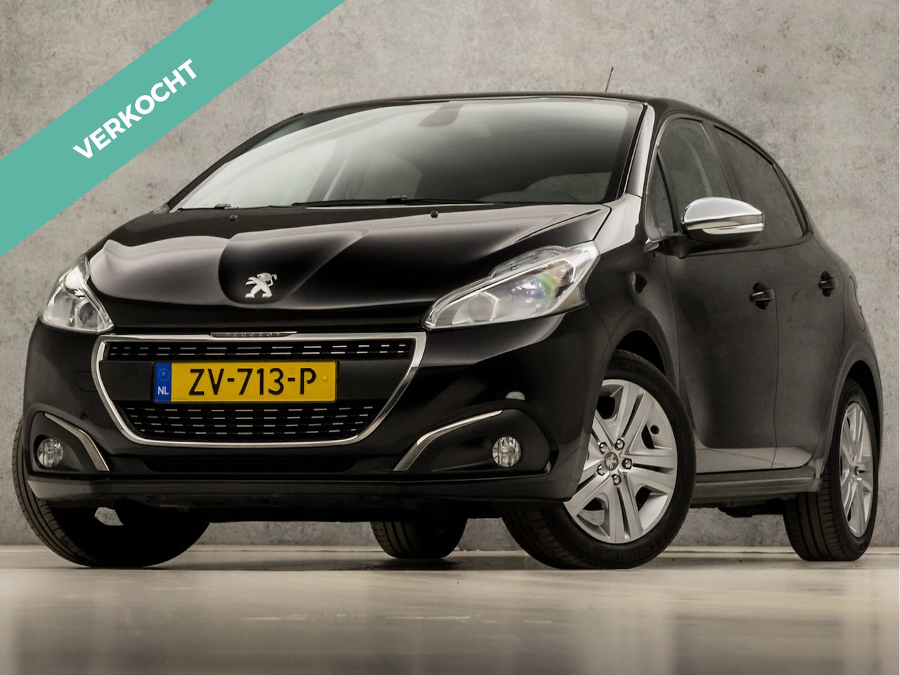 Peugeot 208 - 1.2 PureTech Sport (APPLE CARPLAY, NAVIGATIE, GETINT GLAS, SPORTSTOELEN, CRUISE, PARKEERSE - AutoWereld.nl