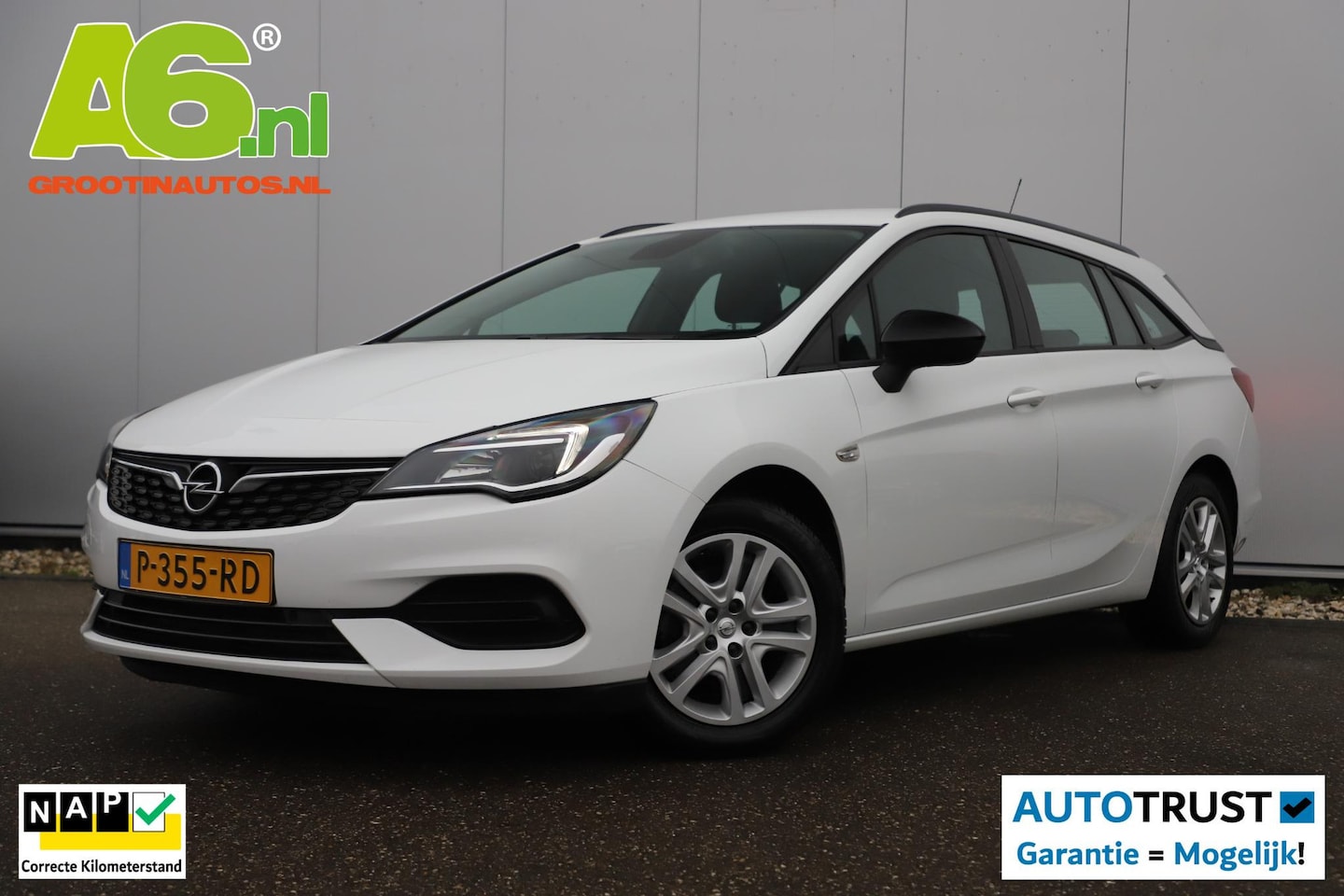 Opel Astra Sports Tourer - 1.2 Edition 110PK Trekhaak Navigatie Carplay Android Bluetooth Airco Cruise Control Parkee - AutoWereld.nl