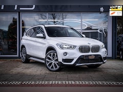 BMW X1 - SDrive20i Orange Edition III|Trekhaak|Pano|LED|Ambiance|Camera
