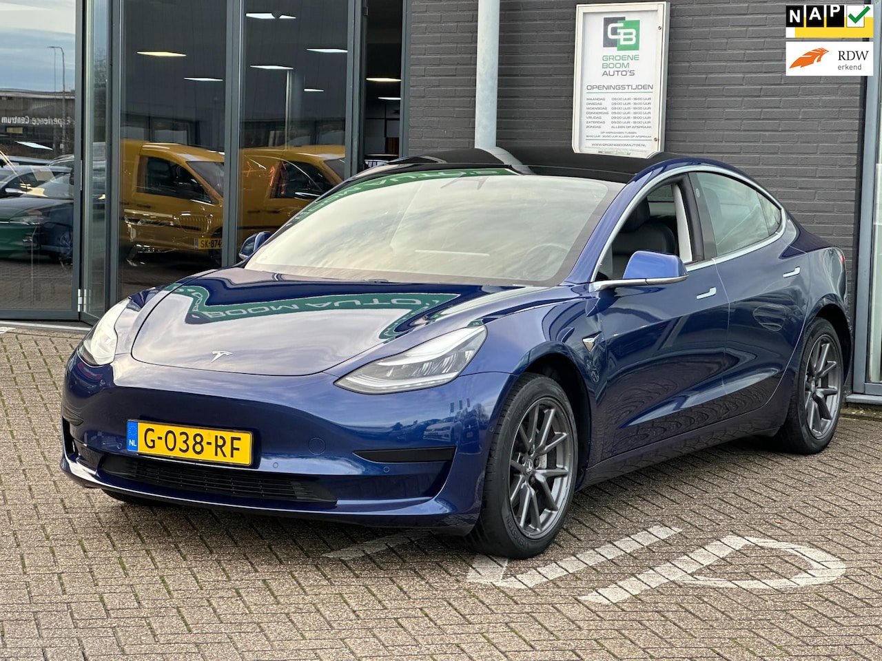 Tesla Model 3 - Standard RWD Plus 60 kWh/CAMERA/PANO-DAK/NAVI/NETTE STAAT!! - AutoWereld.nl