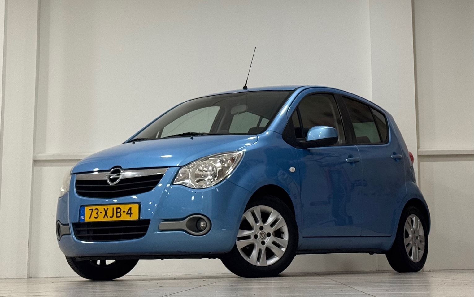 Opel Agila - 1.0i Edition 100% Dealer onderhouden Airco Nieuwe koppeling - AutoWereld.nl