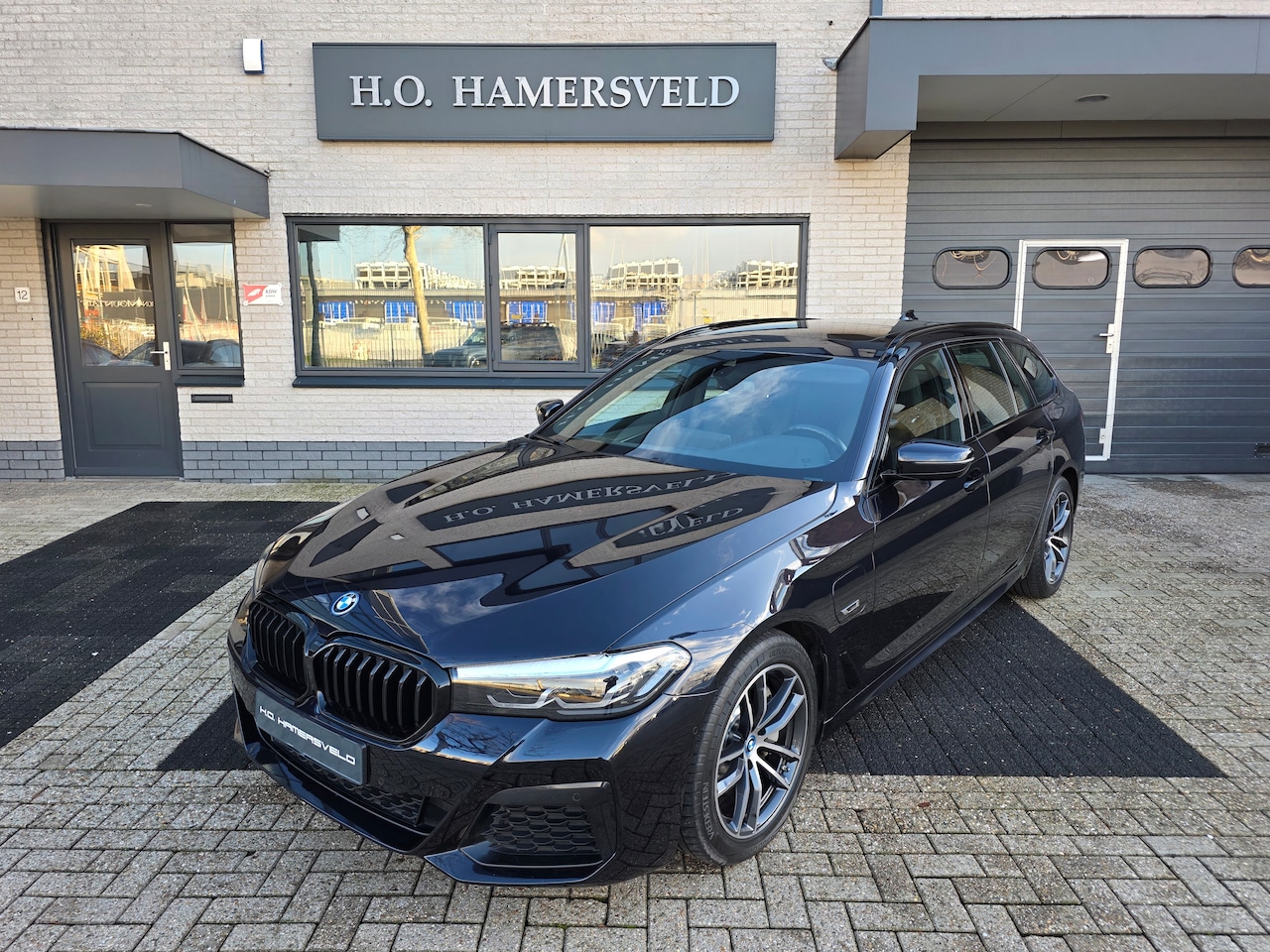 BMW 5-serie Touring - 520e High Executive M - AutoWereld.nl