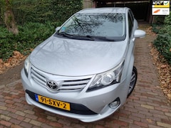 Toyota Avensis Wagon - 2.0 VVTi Dynamic Business Automaat