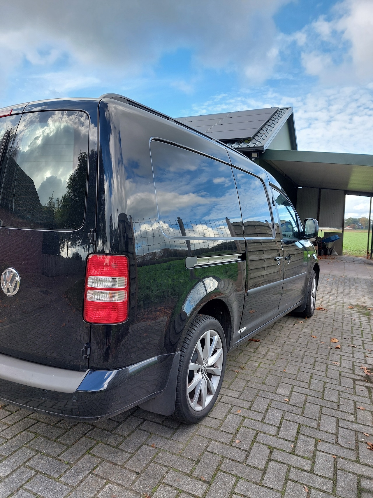 Volkswagen Caddy - 2.0 TDI Maxi BlueMotion Speciale uitvoering in zeer goede staat zowel optisch als mechanisch in uitstekende staat - AutoWereld.nl