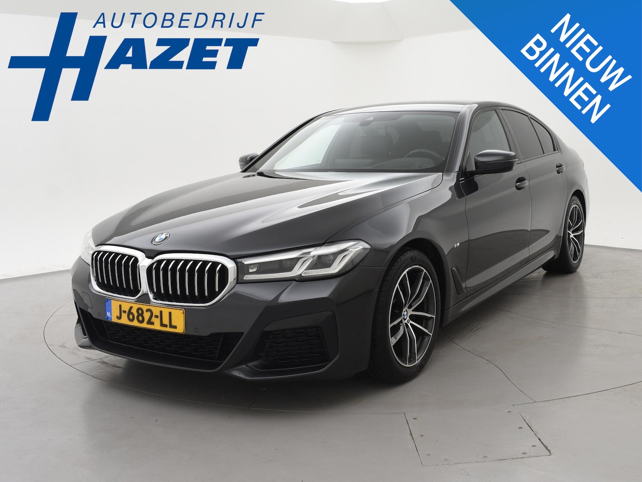 BMW 5-serie - 518D M-SPORT SEDAN + NAPPA LEDEREN COMFORTZETELS | TREKHAAK | H/K | HEAD-UP | SFEERVERLICH - AutoWereld.nl