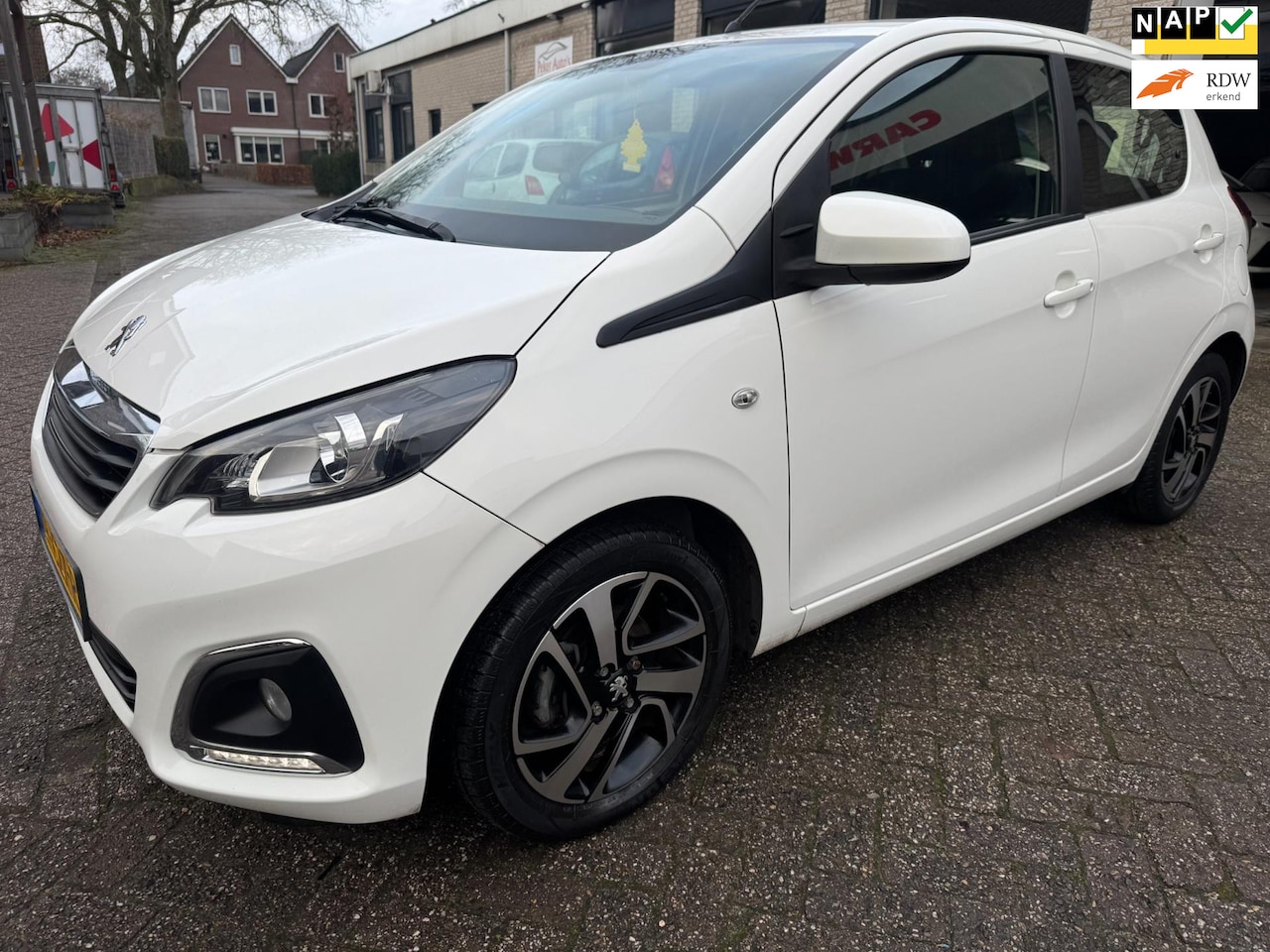 Peugeot 108 - 1.0 e-VTi Allure AUTOMAAT AIRCO ORG 78210 KM NAP NAVI,CARPLAY,ACHTERUIT CAMERA BOMVOLLE... - AutoWereld.nl
