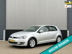 Volkswagen Golf - 1.0 TSI Edition Automaat - LMV - Perkeersensoren