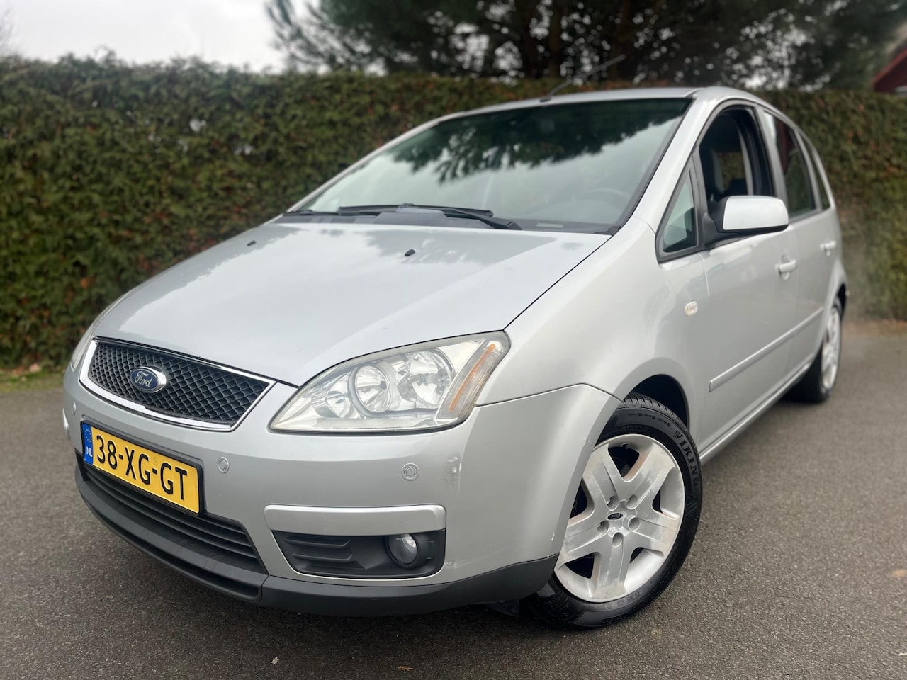 Ford Focus C-Max - 1.6-16V Futura AIRCO-ECC NAVIGATIE TREKHAAK HOGE-INSTAP - AutoWereld.nl
