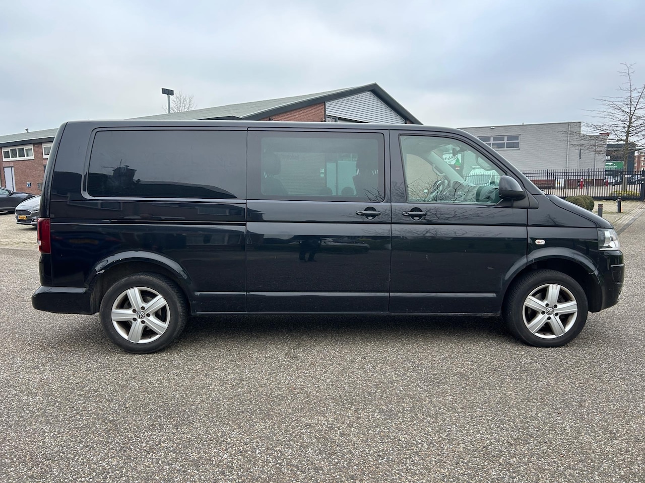 Volkswagen Transporter - 2.0 TDI L2H1 DC | DSG | Navi | 180PK | 6 Personen - AutoWereld.nl
