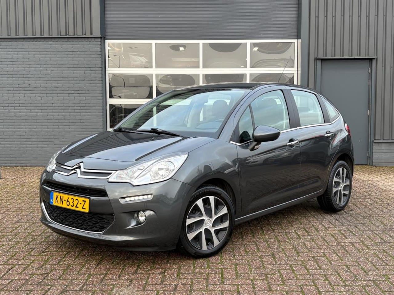 Citroën C3 - 1.2 PureTech Selection 37000Km! Climate contr. Trekhaak afneembaar - AutoWereld.nl