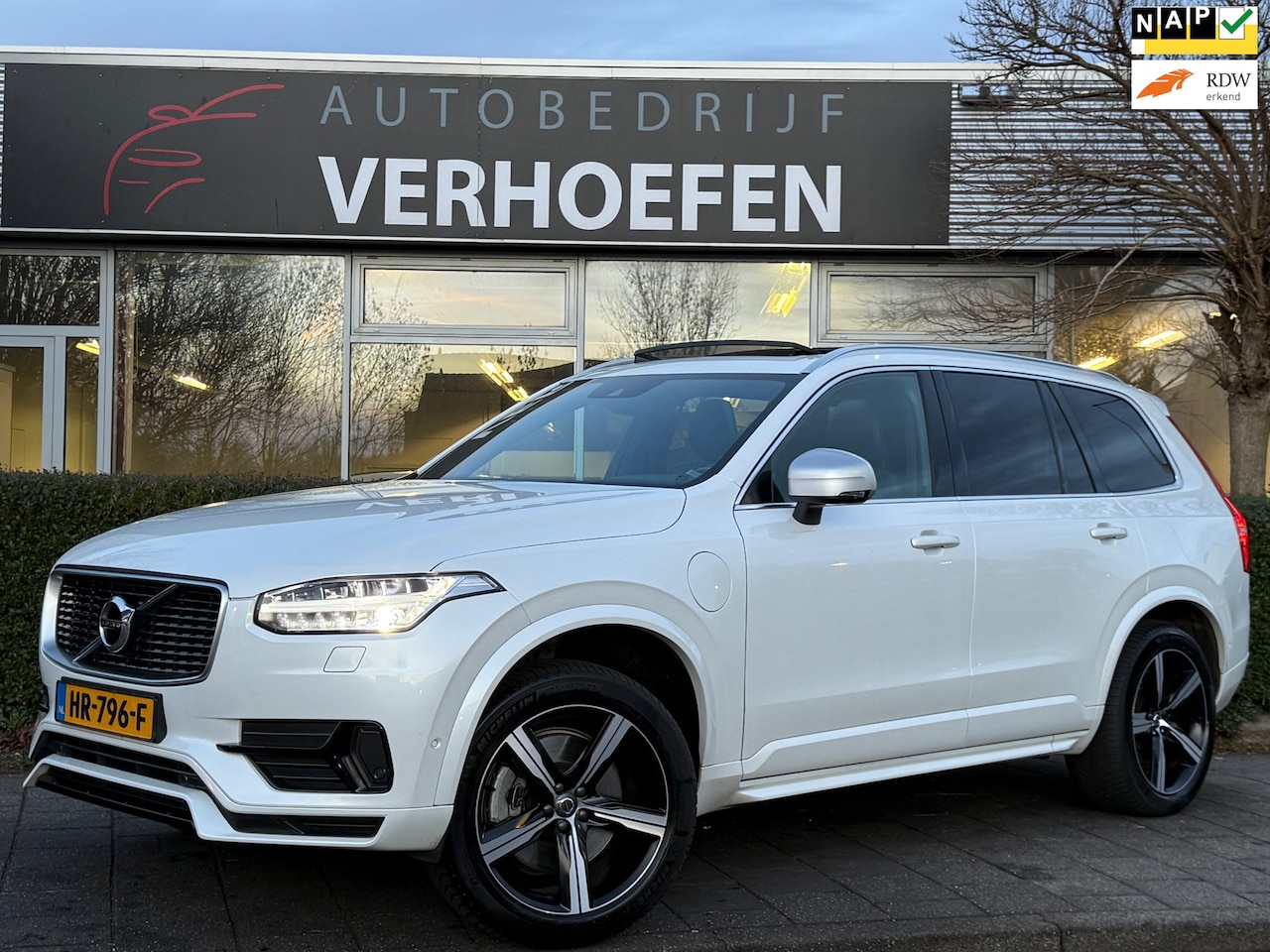 Volvo XC90 - 2.0 T8 Twin Engine AWD R-DESIGN - PANORAMADAK - 7 PERS - STOEL VERW - VOL ONDERHOUD ! - AutoWereld.nl