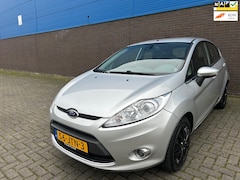 Ford Fiesta - 1.25 Titanium | Parkeersensoren | Trekhaak | Climate Control | Cruise Control | El. Inklap