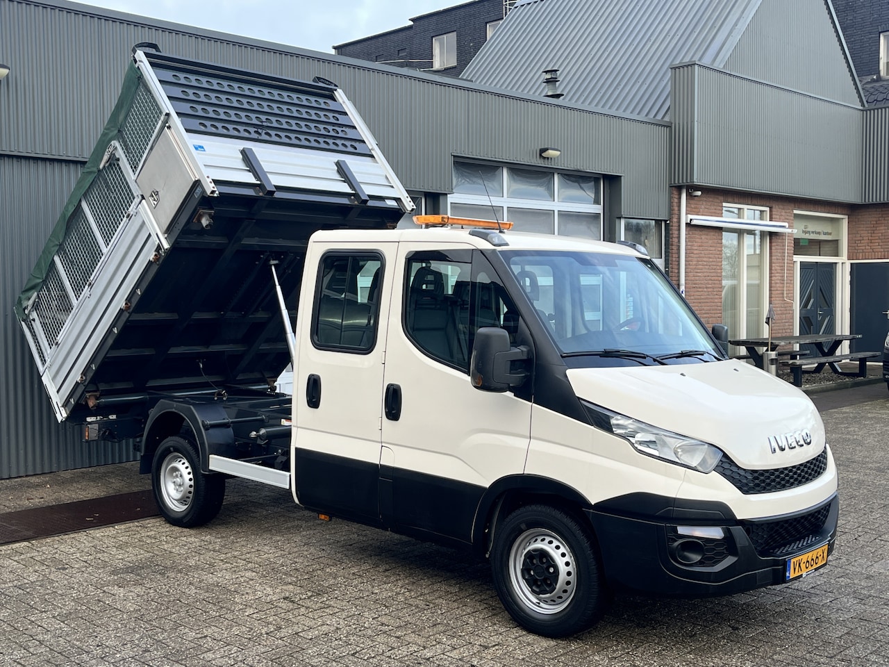 Iveco Daily - 35S11D 2.3 3 zijden kipper Airco Telefoonverbinding Gereedschapskist Stuuwielbediening Ope - AutoWereld.nl