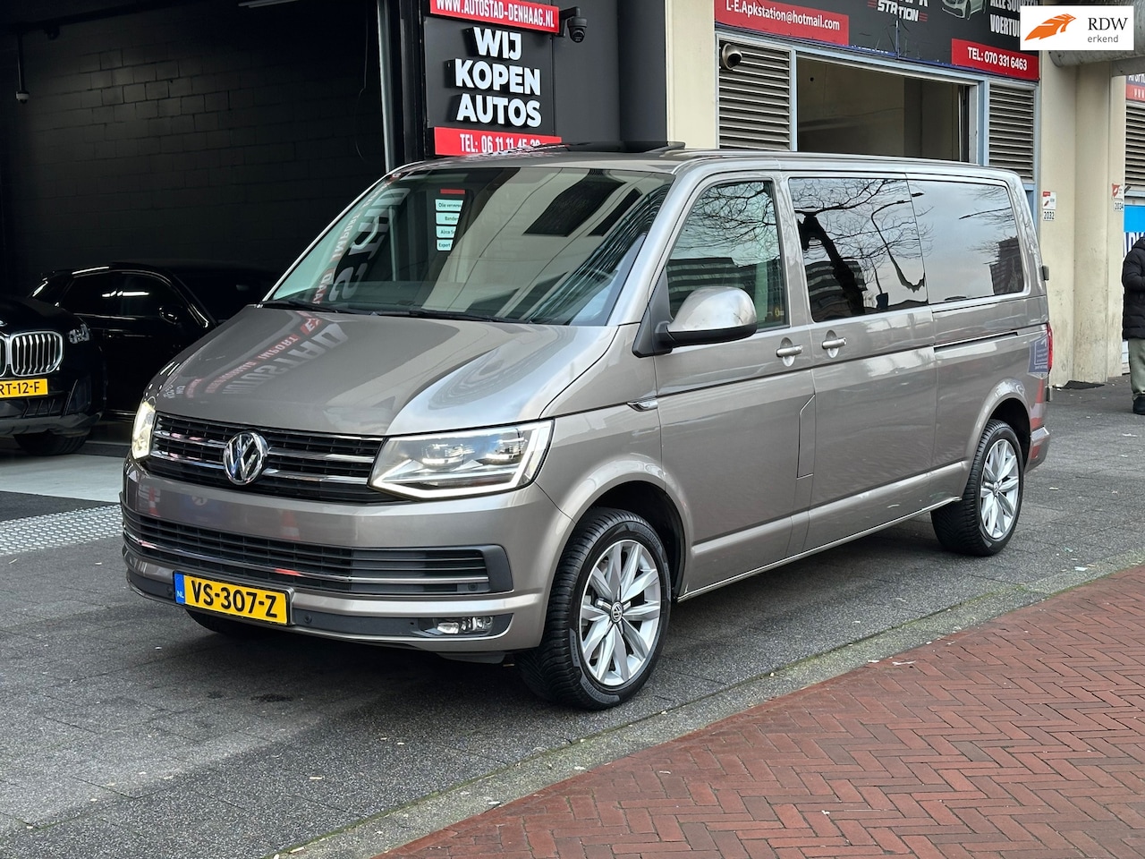 Volkswagen Transporter - 2.0 TDI L2H1 DC Highline Automaat Navi Leer - AutoWereld.nl