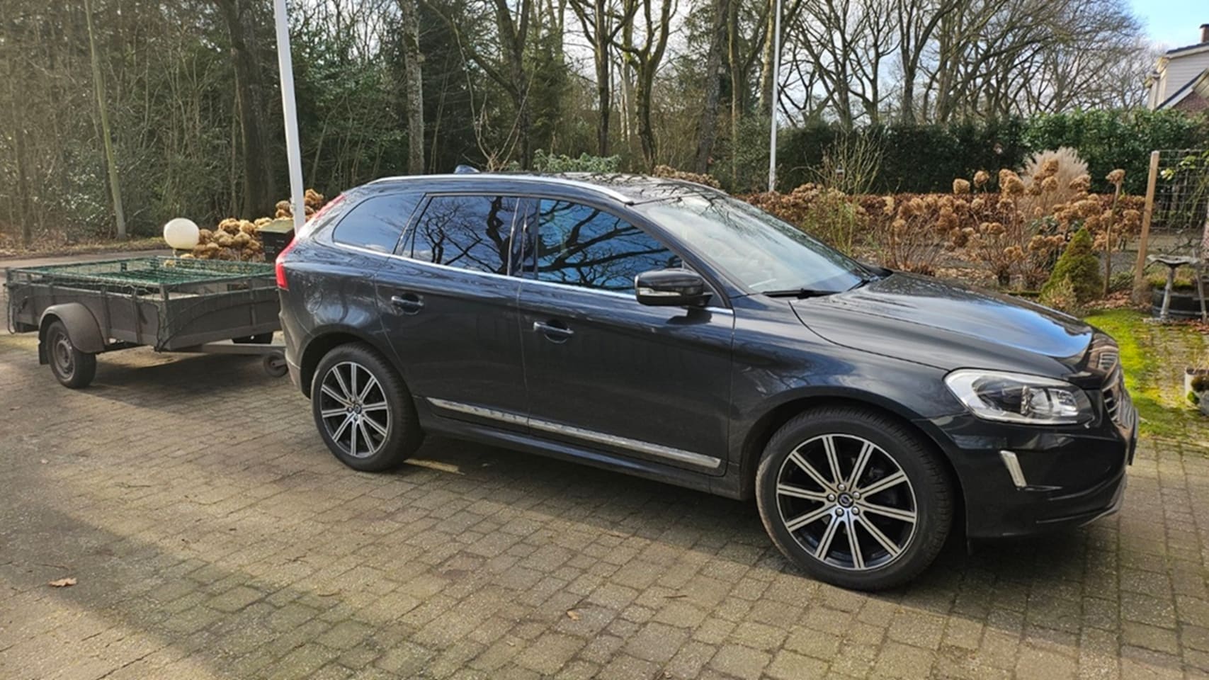 Volvo XC60 - Volvo xc60 d5 awd automaat grijs kenteken - AutoWereld.nl