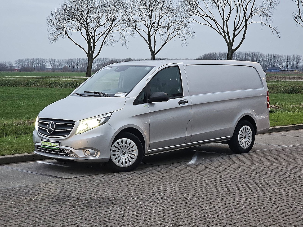 Mercedes-Benz Vito - 119 CDI LED Trekhaak Parkeersensoren Automaat Airco Cruise Achterdeuren 3 Zits Euro6 190 P - AutoWereld.nl