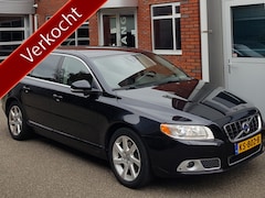 Volvo V70 - 2.5T Aut Cng Navi Trekhaak Xenon Leder