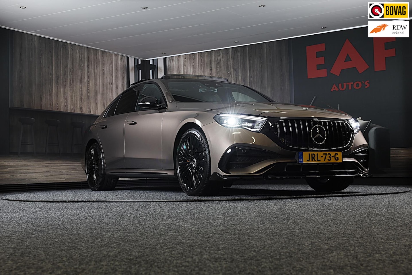 Mercedes-Benz E-klasse - 400 e 4MATIC AMG 53 Look / Hyperscreen / Massage / Burmester 4D / 360 Camera / Leder / Pan - AutoWereld.nl