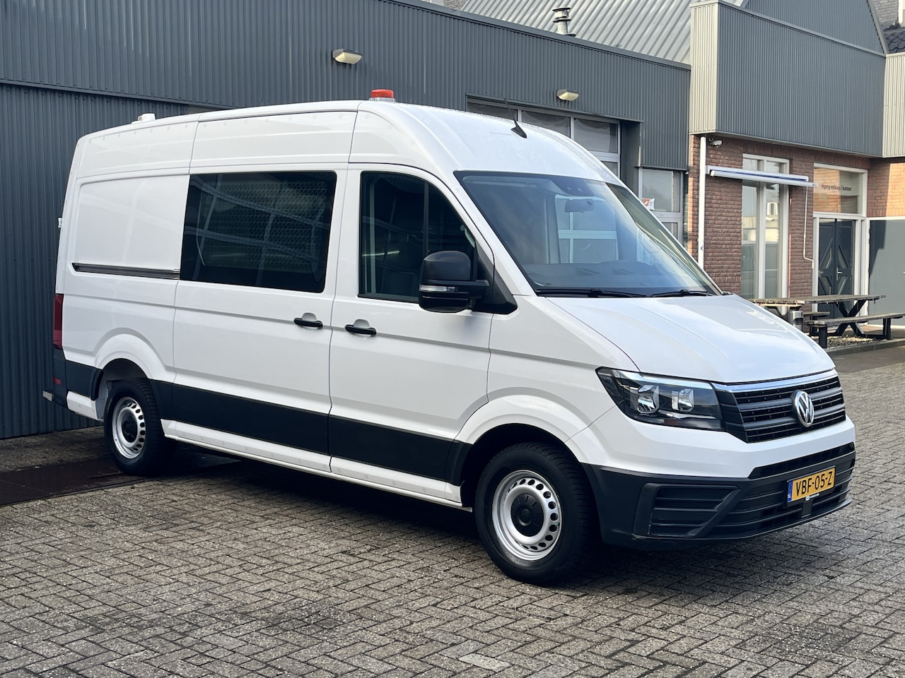 Volkswagen Crafter - 35 2.0 TDI L3H3 140pk Airco Cruise control Kastinrichting Omvormer Standkachel werkplaats - AutoWereld.nl