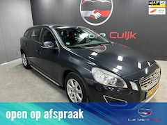 Volvo V60 - 1.6 T3 Kinetic | Automaat | Trekhaak | Cruise