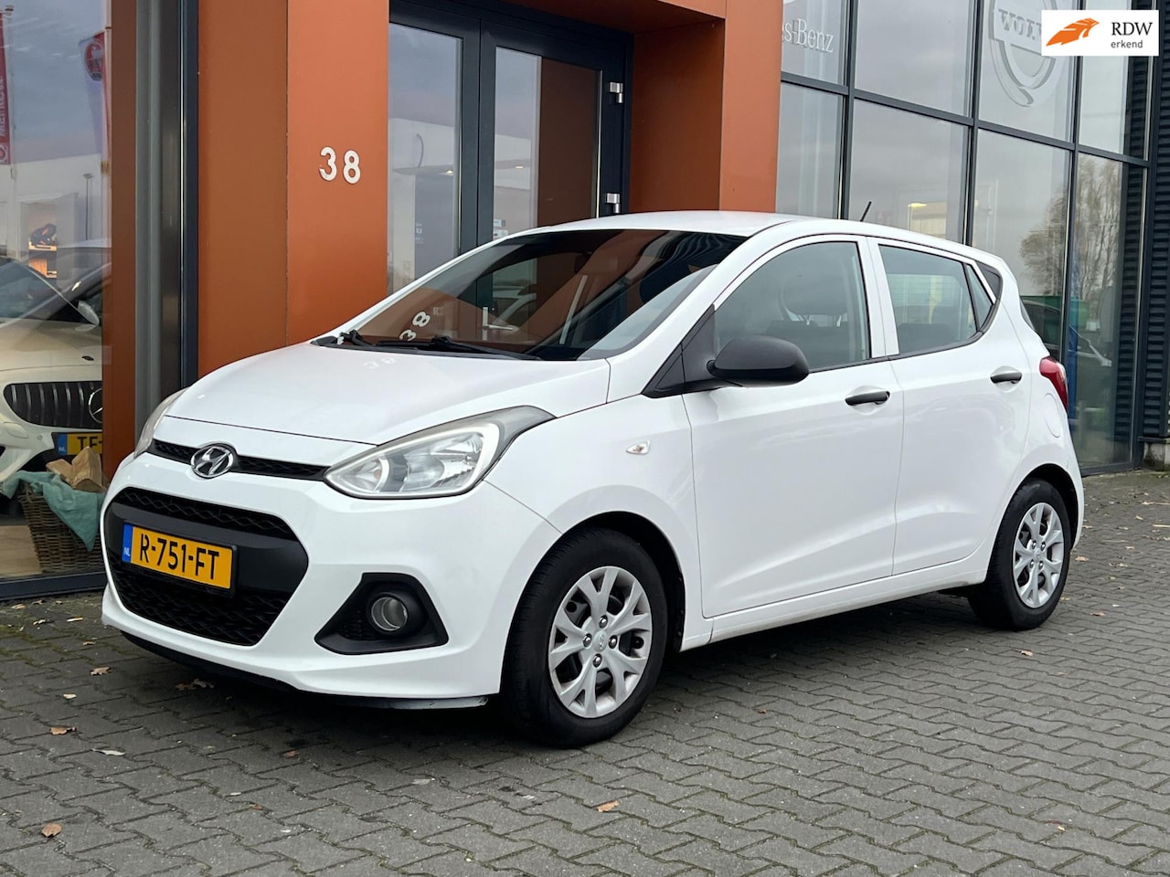 Hyundai i10 - 1.0i i-Drive 5deurs|Airco|Isofix|AUX|El. ramen - AutoWereld.nl