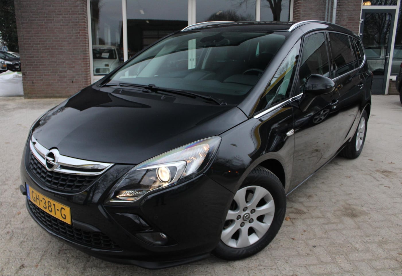 Opel Zafira Tourer - 1.4 Trekhaak, Parksens. V en A, Cruise control, NAVI, Airco, 16" LMV - AutoWereld.nl