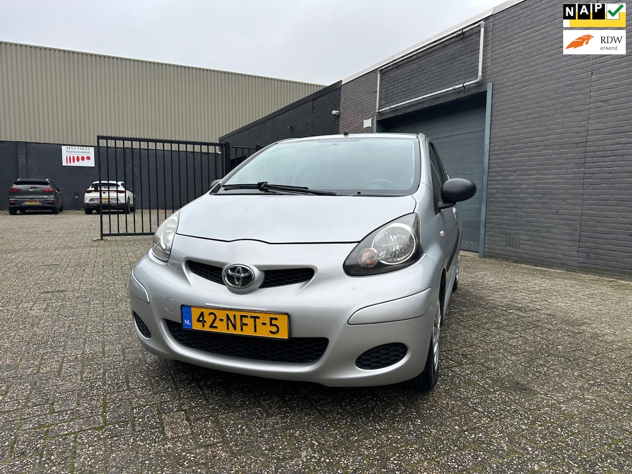 Toyota Aygo - 1.0-12V Comfort Airco Elek. Pakket 5drs APK NAP. - AutoWereld.nl
