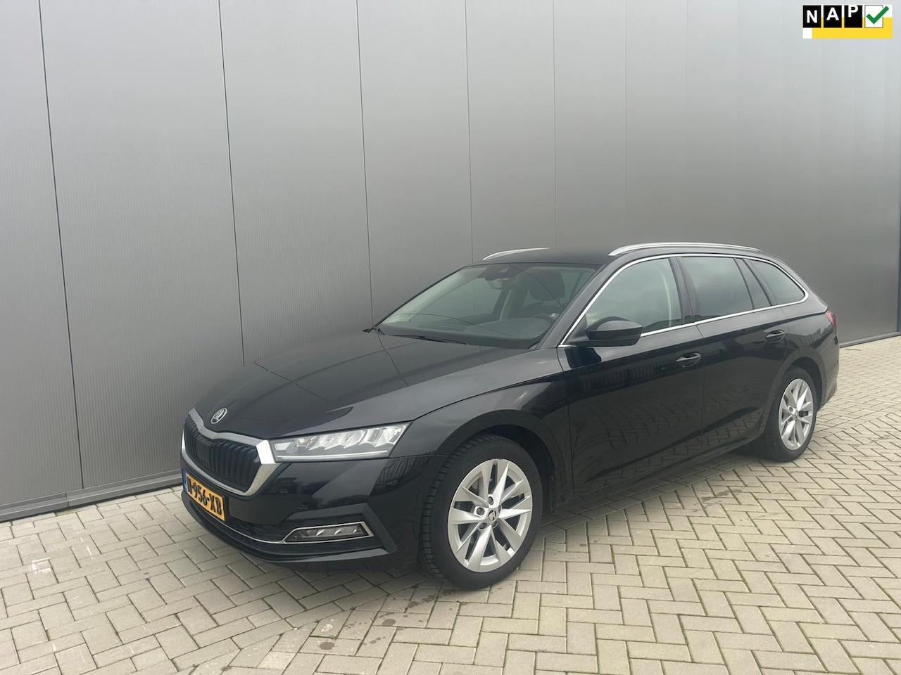 Skoda Octavia Combi - 1.0 e-TSI Business Edition 1.0 e-TSI Business Edition - AutoWereld.nl