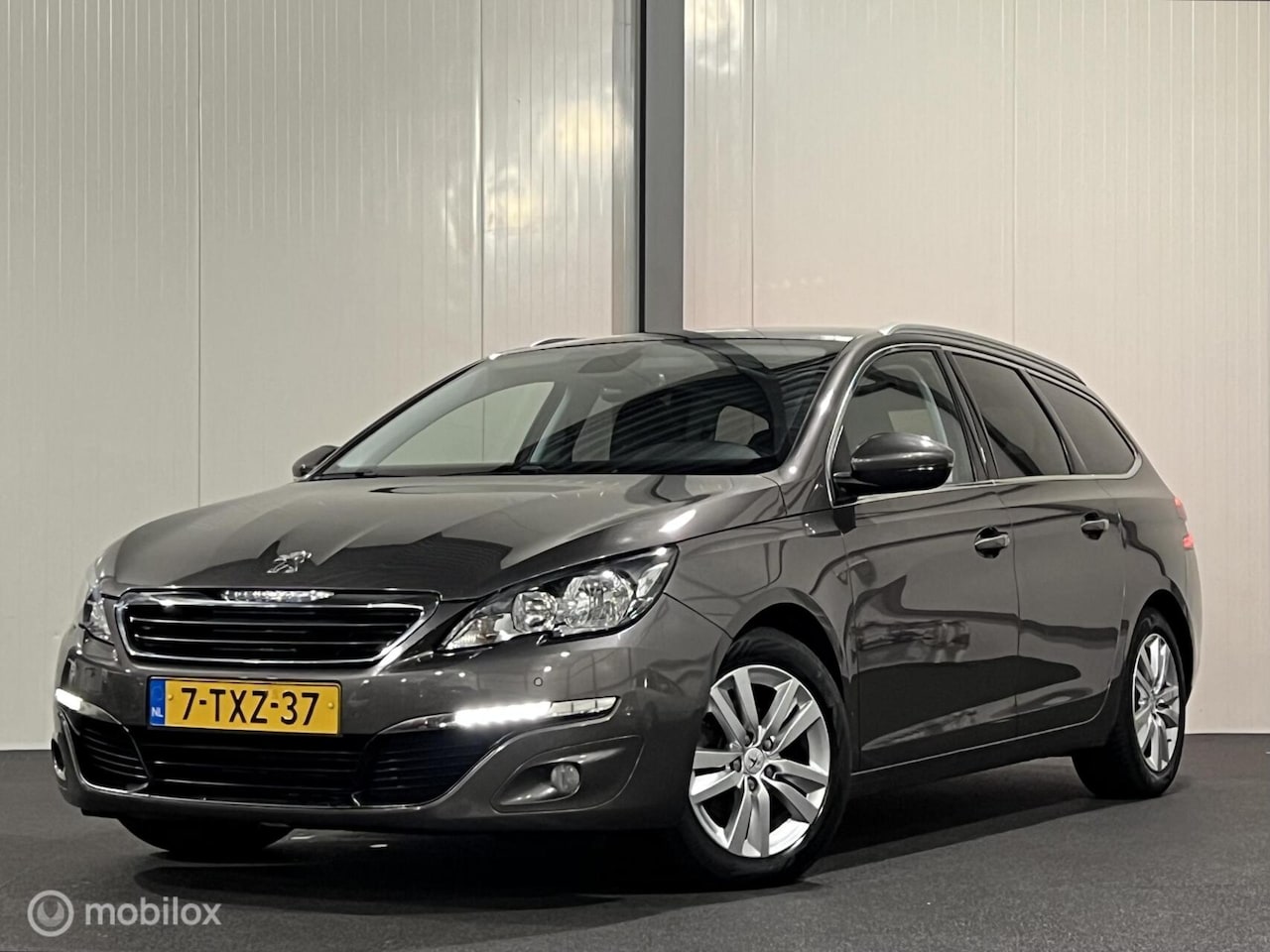 Peugeot 308 SW - 1.6 BlueHDI Lease Executive [ NAP panorama cruise ] - AutoWereld.nl