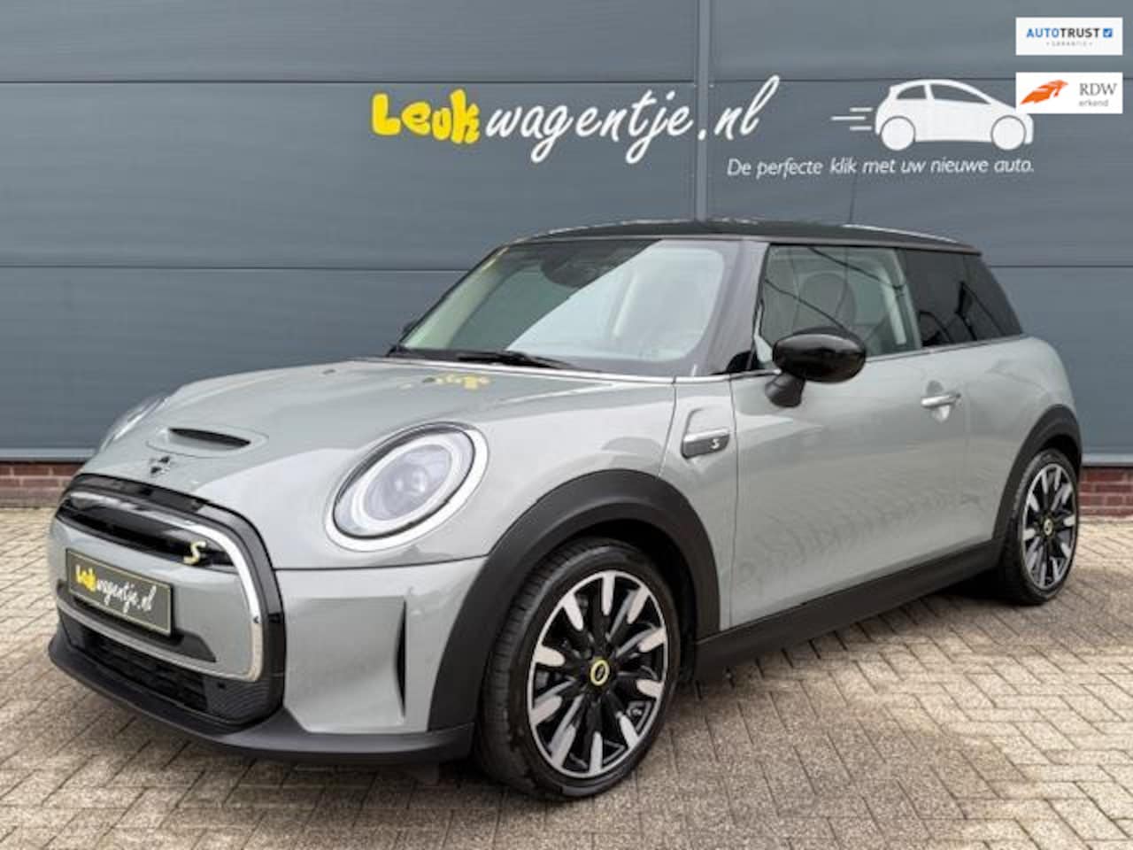 MINI Mini-Electric - Collection 33 kWh *carplay *pdc *stoelv. - AutoWereld.nl