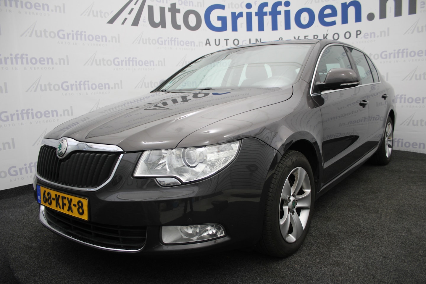 Skoda Superb - 1.8 TSI Ambition Business Line nette hatchback met navi - AutoWereld.nl