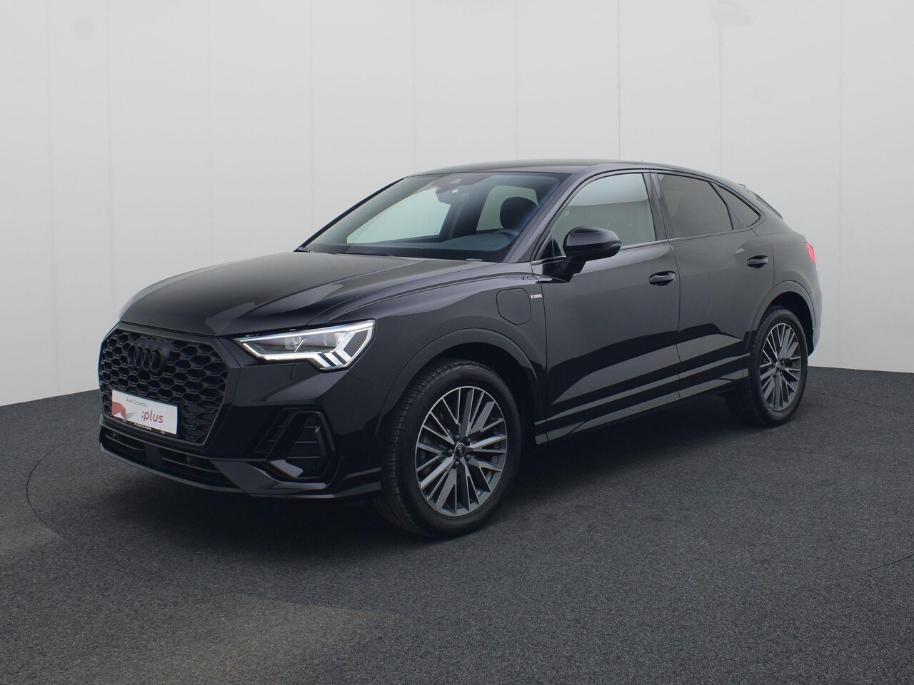 Audi Q3 Sportback - 45 TFSIe 180kW/245PK S Line · Camera · Apple/Android Car Play · Leder/Alcantara · Stoelver - AutoWereld.nl