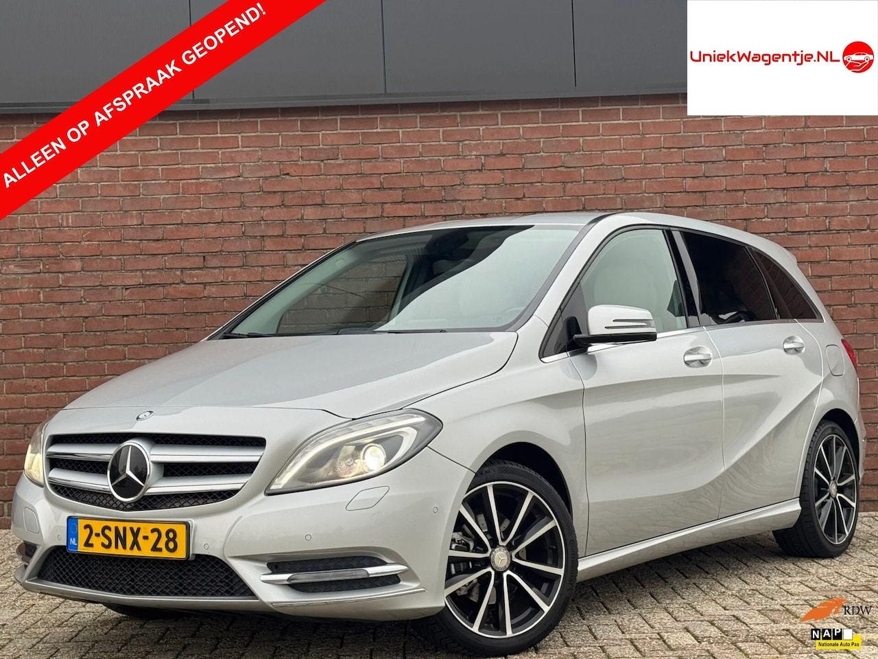 Mercedes-Benz B-klasse - 180 AMBITION | NL-AUTO! | TREKHAAK! - AutoWereld.nl