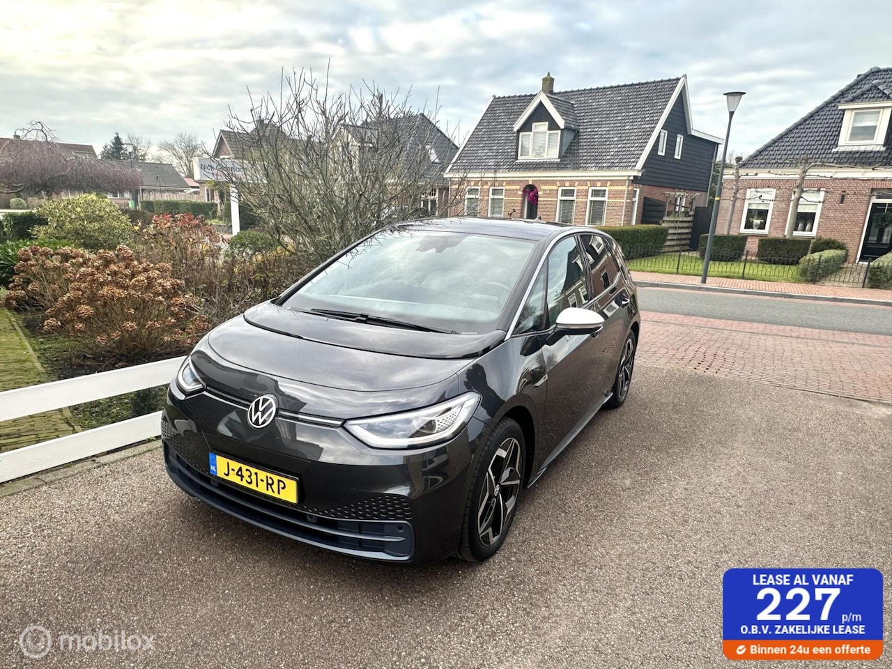 Volkswagen ID.3 - First Plus 58 kWh CARPLAY LED VERLICHTING TREKHAAK STUURVERWARMING DEALER ONDERHOUDEN ACCU - AutoWereld.nl