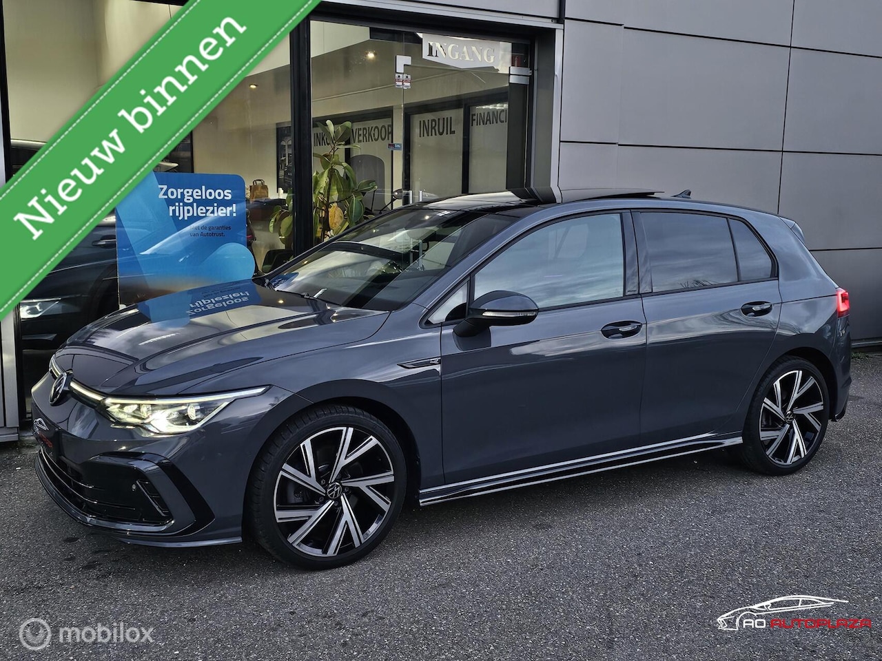 Volkswagen Golf - 1.5 eTSI R-Line Panorama/H&K/HUD/IQ Light/Camera - AutoWereld.nl