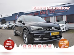Volkswagen Tiguan - 1.5 TSI ACT Highline Business R , VIRTUAL COCKPIT , TREKHAAK , PANODAK , CLIMATR , LED KOP
