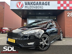 Ford Focus Wagon - 1.5 ST-Line 183 PK // NAVI // PDC // CRUISE // CLIMA // TREKHAAK // BLUETOOTH // STOELVERW