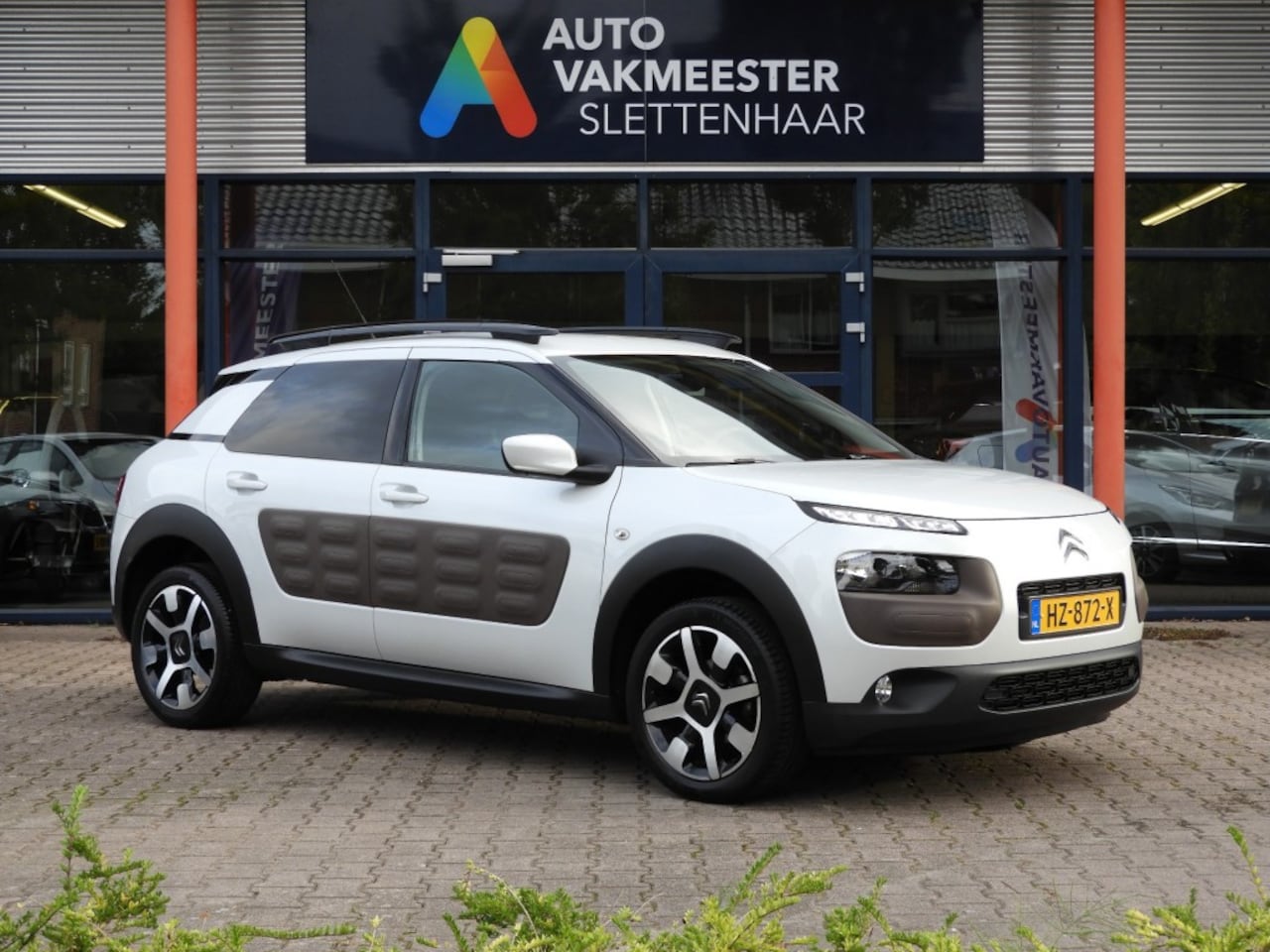Citroën C4 - 1.2 SHINE parelmoer wit - AutoWereld.nl
