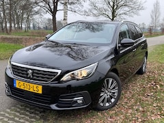 Peugeot 308 - 1.2 AUT. PureTech / ALLURE BUSINESS / LEDER / 2019