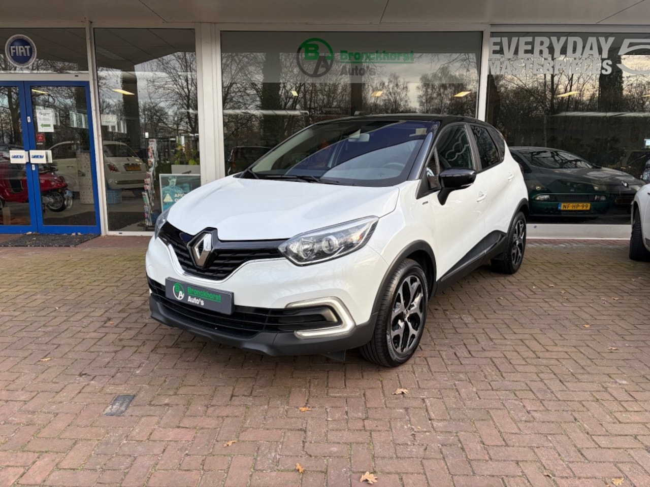 Renault Captur - 1.3 TCE INTENS Limited. - AutoWereld.nl