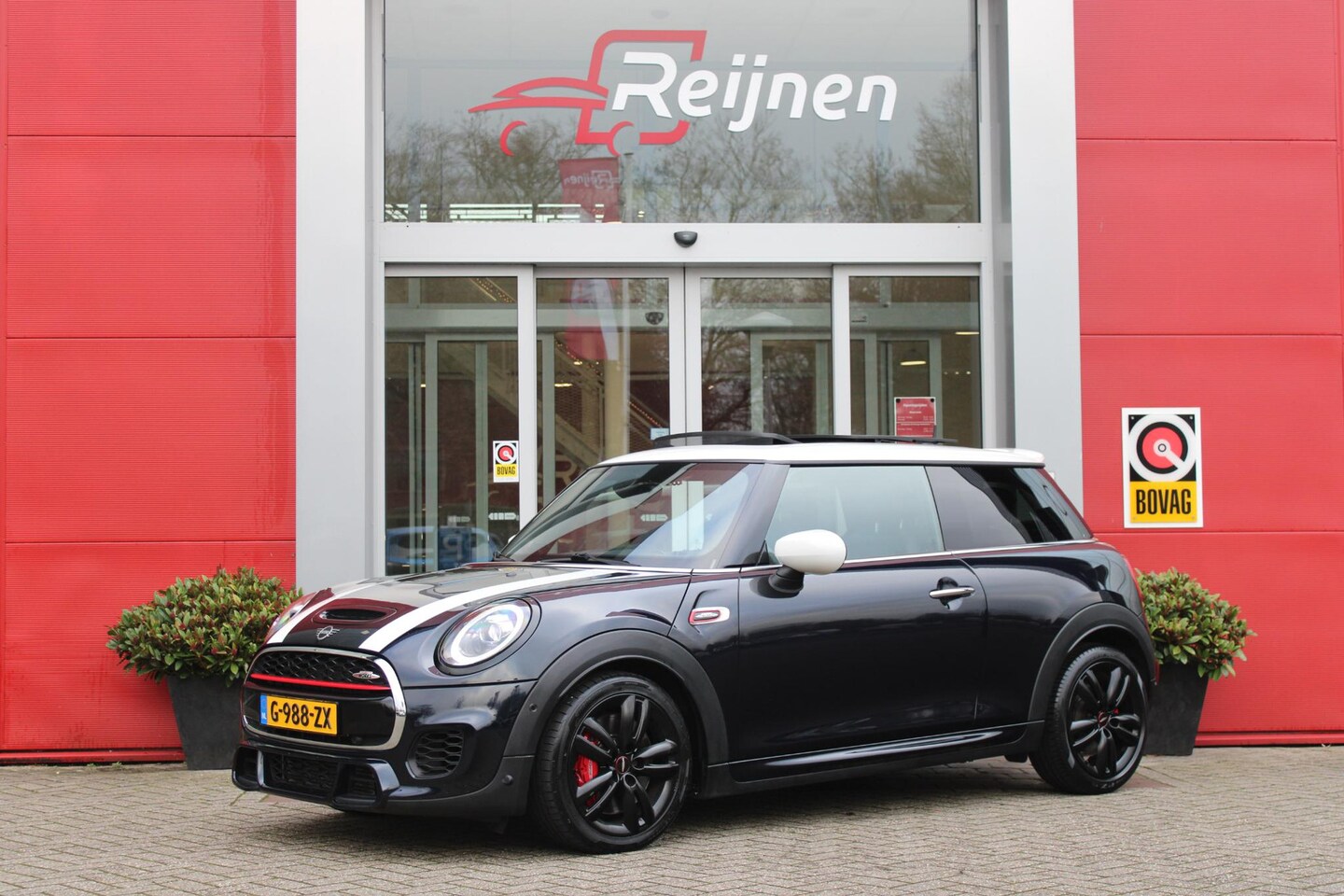 MINI John Cooper Works - 2.0 231PK JCW | PANORAMISCH SCHUIF/KANTELDAK | HARMAN KARDON PREMIUM AUDIO SYSTEM | DRAADL - AutoWereld.nl