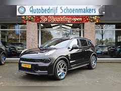 Lynk & Co 01 - 1.5 261PK MY23 ZWARTE-HEMEL ROLHOES MY23 360-CAMERA PANO/SCHUIF INFINITY DAB NAVI CARPLAY
