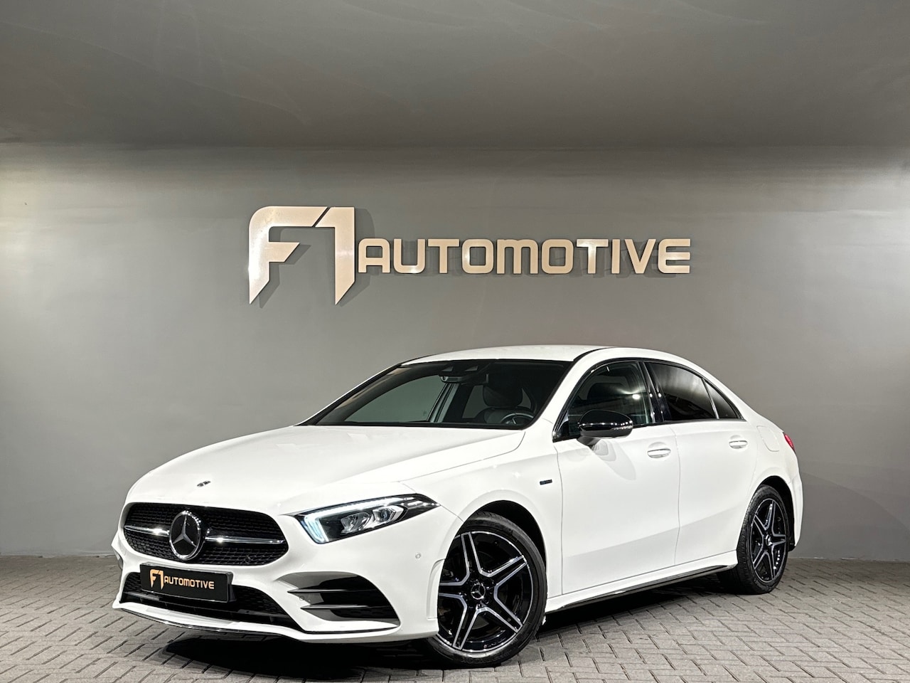 Mercedes-Benz A-klasse - 250 e Premium Plus Keyless|Sfeer|360c - AutoWereld.nl